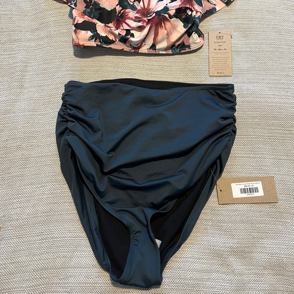 NWT Albion Bikini (top sz S/bottom sz M) - Picture 2 of 8